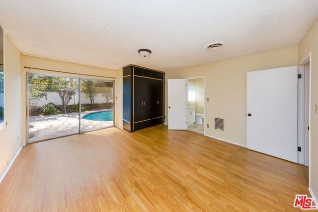 19168 Erwin Street, Tarzana, CA 91335