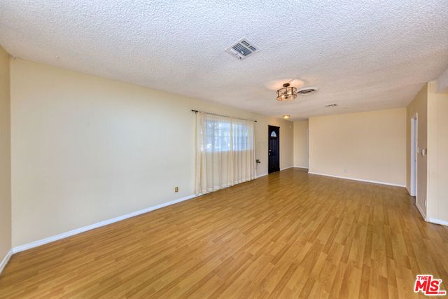 19168 Erwin Street, Tarzana, CA 91335