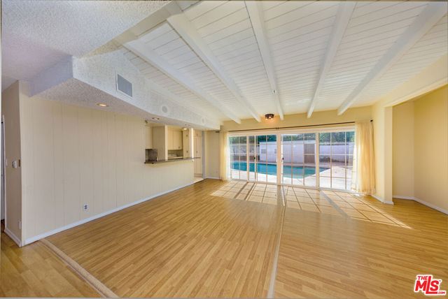 19168 Erwin Street, Tarzana, CA 91335