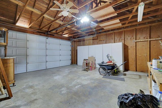 4550 S Point Rd, Diamond Springs, CA 95619