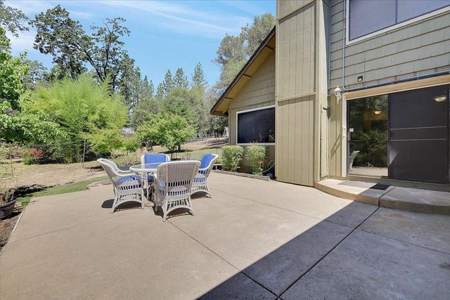 4550 S Point Rd, Diamond Springs, CA 95619