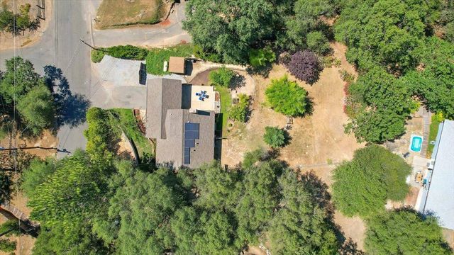 4550 S Point Rd, Diamond Springs, CA 95619