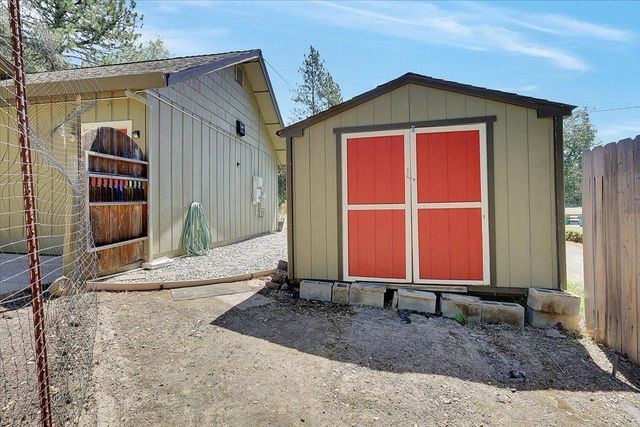 4550 S Point Rd, Diamond Springs, CA 95619
