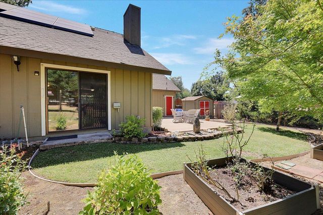 4550 S Point Rd, Diamond Springs, CA 95619