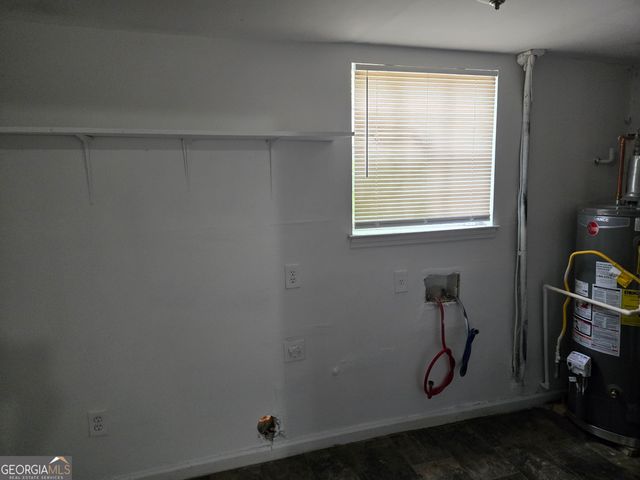 447 Sherwood Circle, Stone Mountain, GA 30087