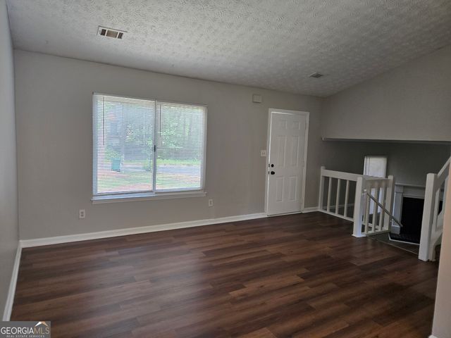 447 Sherwood Circle, Stone Mountain, GA 30087