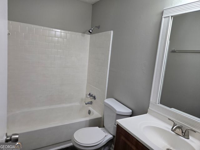 447 Sherwood Circle, Stone Mountain, GA 30087