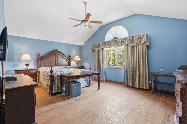 5733 W 97th Street, Oak Lawn, IL 60453