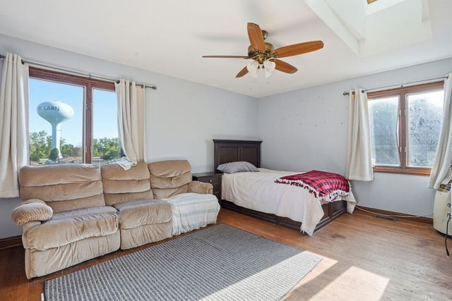 5733 W 97th Street, Oak Lawn, IL 60453