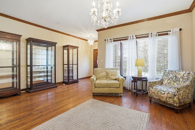 5733 W 97th Street, Oak Lawn, IL 60453