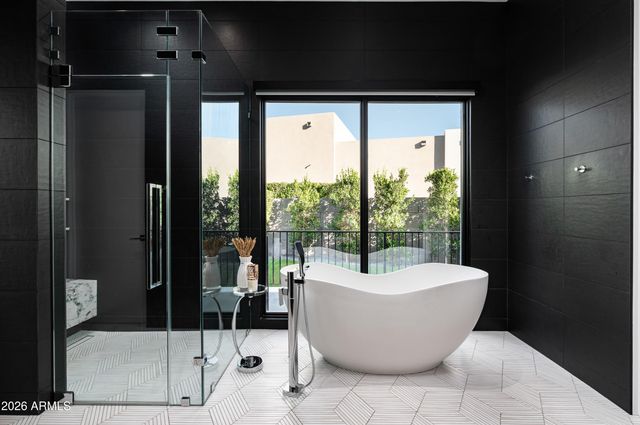 6914 E CACTUS WREN Road, Paradise Valley, AZ 85253