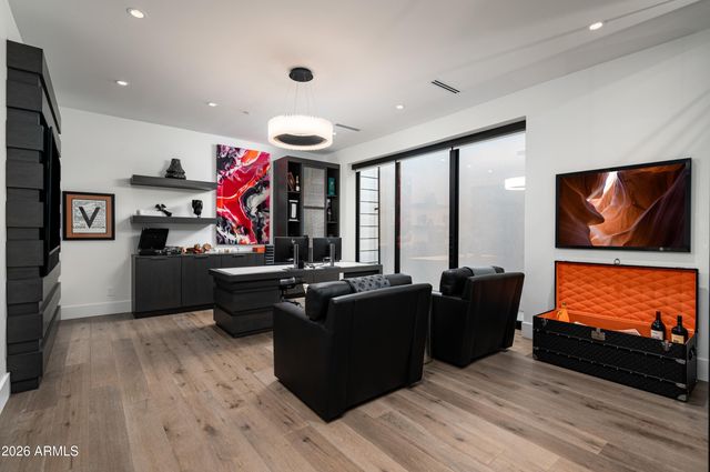 6914 E CACTUS WREN Road, Paradise Valley, AZ 85253