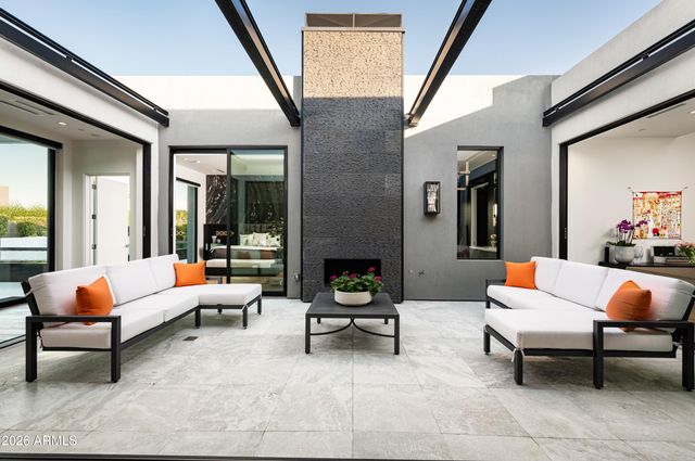 6914 E CACTUS WREN Road, Paradise Valley, AZ 85253