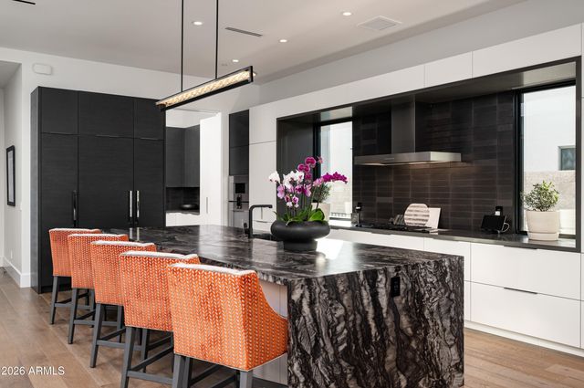 6914 E CACTUS WREN Road, Paradise Valley, AZ 85253