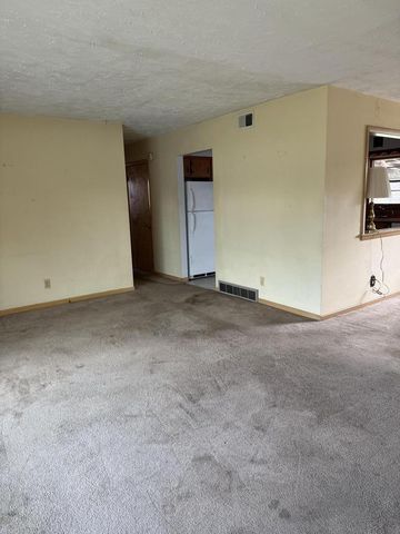 8305 27th AVENUE, Kenosha, WI 53143