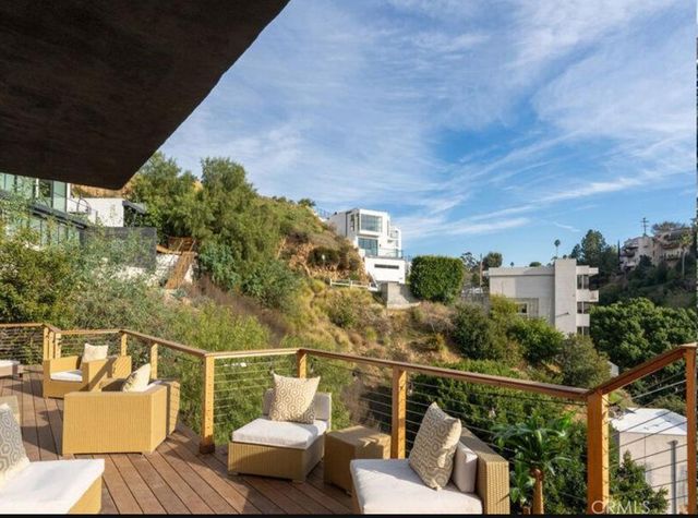 6422 Weidlake, Los Angeles, CA 90068