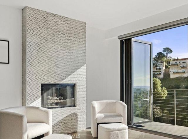 6422 Weidlake, Los Angeles, CA 90068