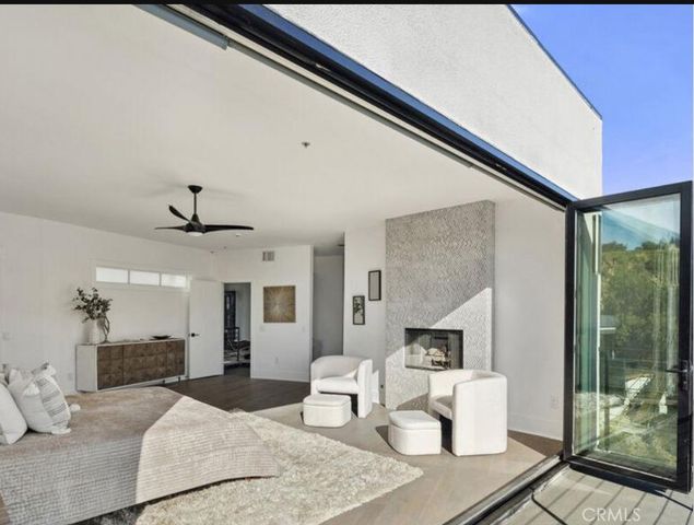 6422 Weidlake, Los Angeles, CA 90068