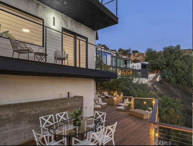 6422 Weidlake, Los Angeles, CA 90068