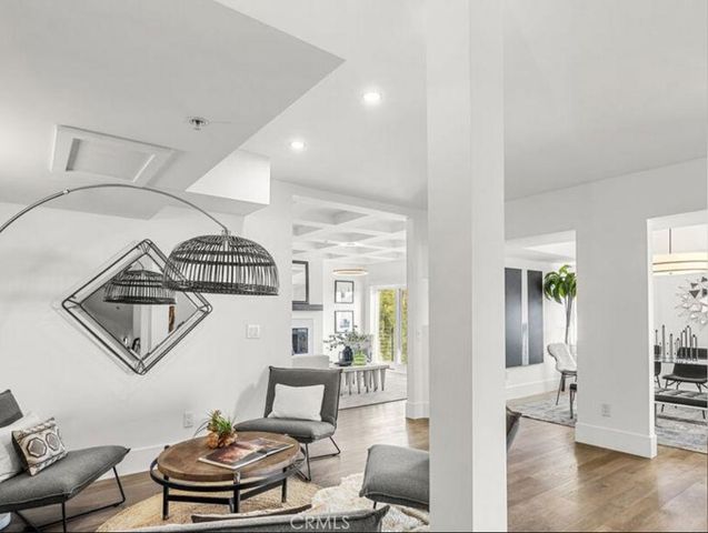 6422 Weidlake, Los Angeles, CA 90068