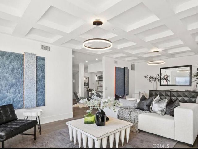 6422 Weidlake, Los Angeles, CA 90068