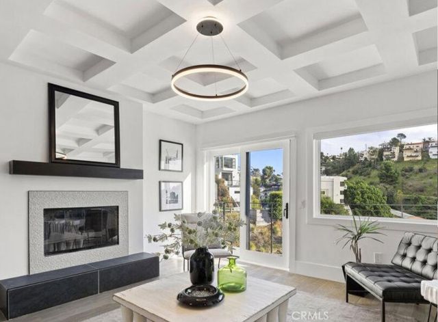 6422 Weidlake, Los Angeles, CA 90068