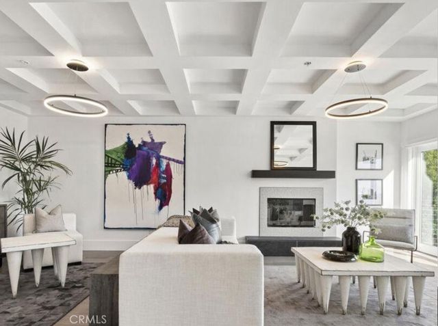 6422 Weidlake, Los Angeles, CA 90068