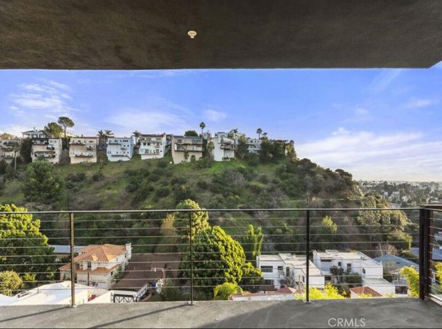 6422 Weidlake, Los Angeles, CA 90068