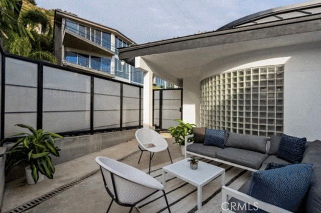 6422 Weidlake, Los Angeles, CA 90068