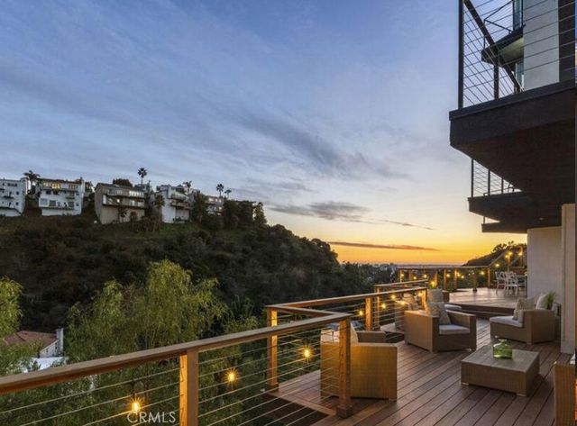 6422 Weidlake, Los Angeles, CA 90068