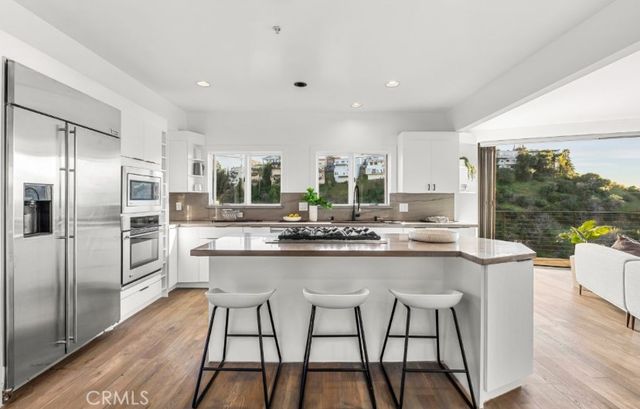 6422 Weidlake, Los Angeles, CA 90068