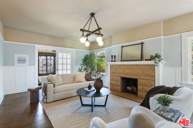 2093 W 28th Street, Los Angeles, CA 90018