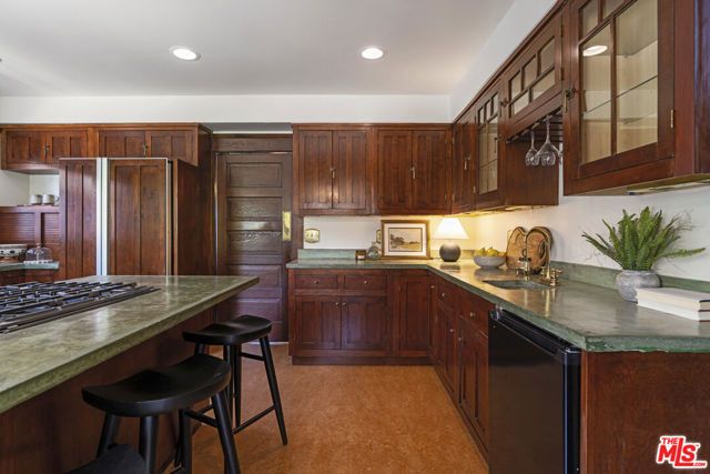 2093 W 28th Street, Los Angeles, CA 90018