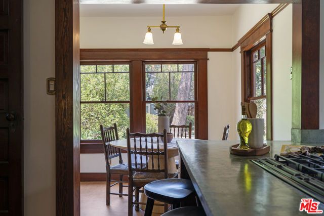 2093 W 28th Street, Los Angeles, CA 90018