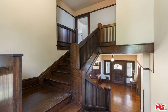 2093 W 28th Street, Los Angeles, CA 90018
