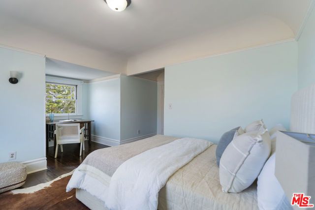 2093 W 28th Street, Los Angeles, CA 90018