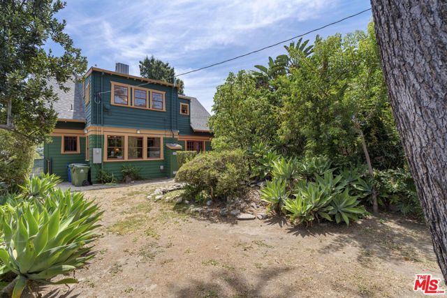 2093 W 28th Street, Los Angeles, CA 90018