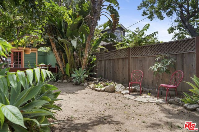 2093 W 28th Street, Los Angeles, CA 90018