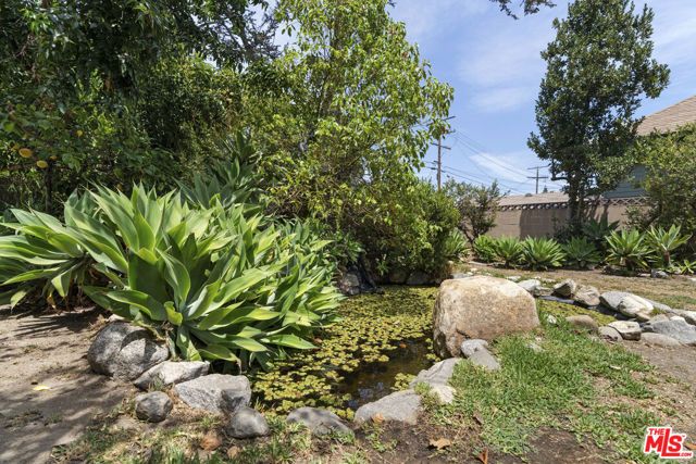 2093 W 28th Street, Los Angeles, CA 90018