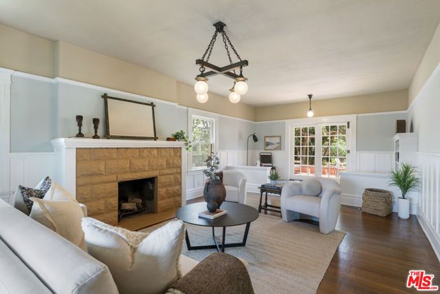 2093 W 28th Street, Los Angeles, CA 90018
