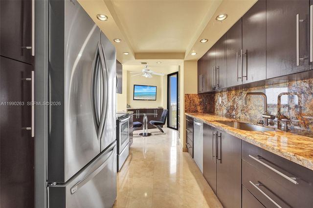 4000 Towerside Ter 2111, Miami, FL 33138