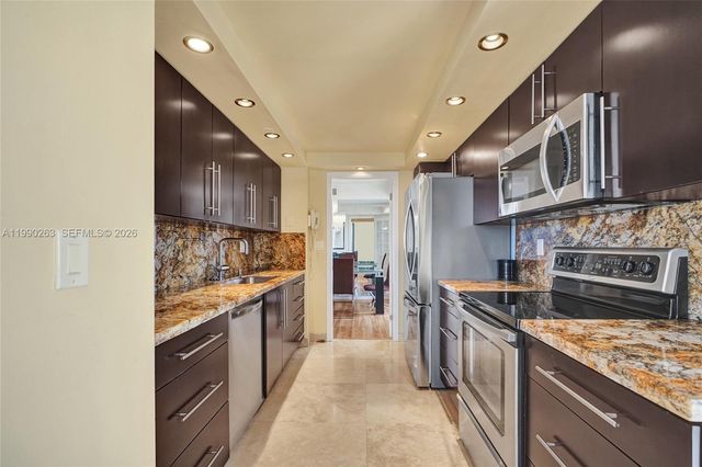 4000 Towerside Ter 2111, Miami, FL 33138