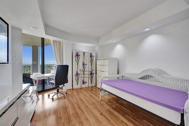 4000 Towerside Ter 2111, Miami, FL 33138