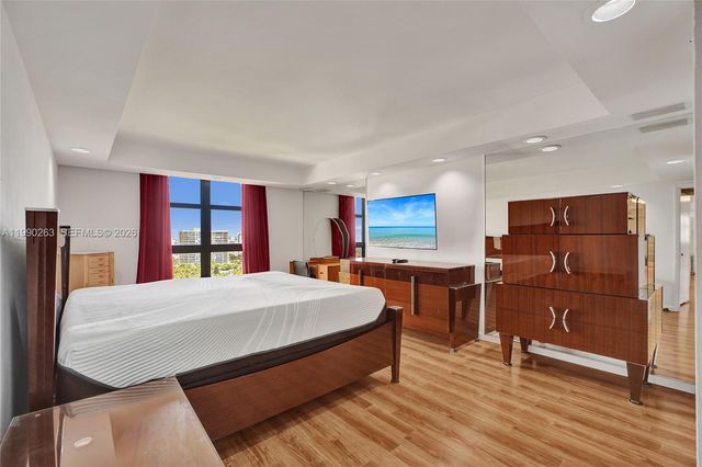 4000 Towerside Ter 2111, Miami, FL 33138