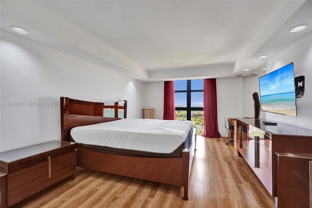 4000 Towerside Ter 2111, Miami, FL 33138