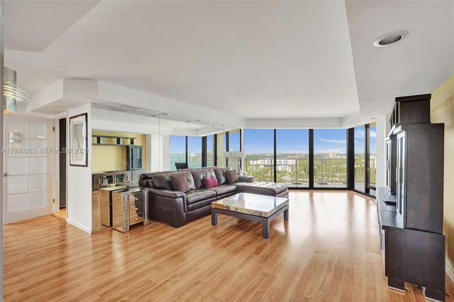 4000 Towerside Ter 2111, Miami, FL 33138