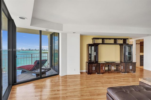 4000 Towerside Ter 2111, Miami, FL 33138