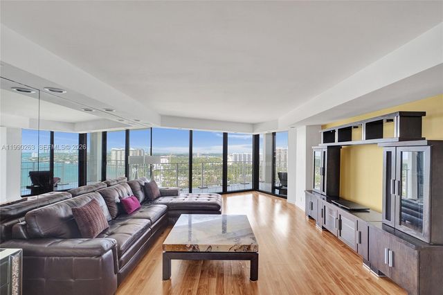 4000 Towerside Ter 2111, Miami, FL 33138