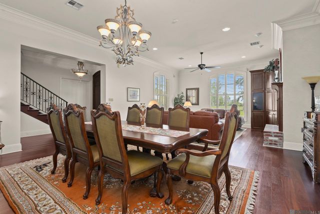 2210 Laurel Lakes Ave, Baton Rouge, LA 70820