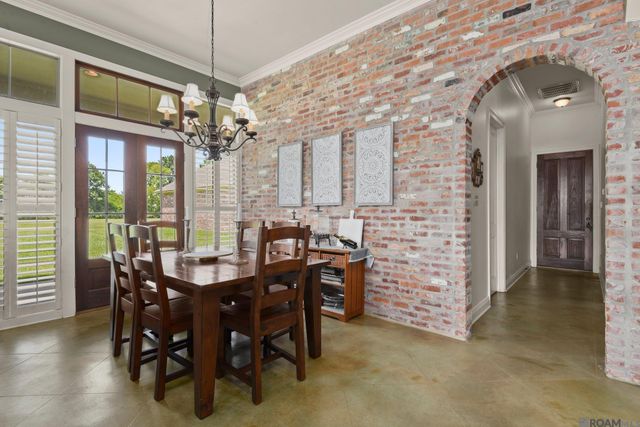 2210 Laurel Lakes Ave, Baton Rouge, LA 70820